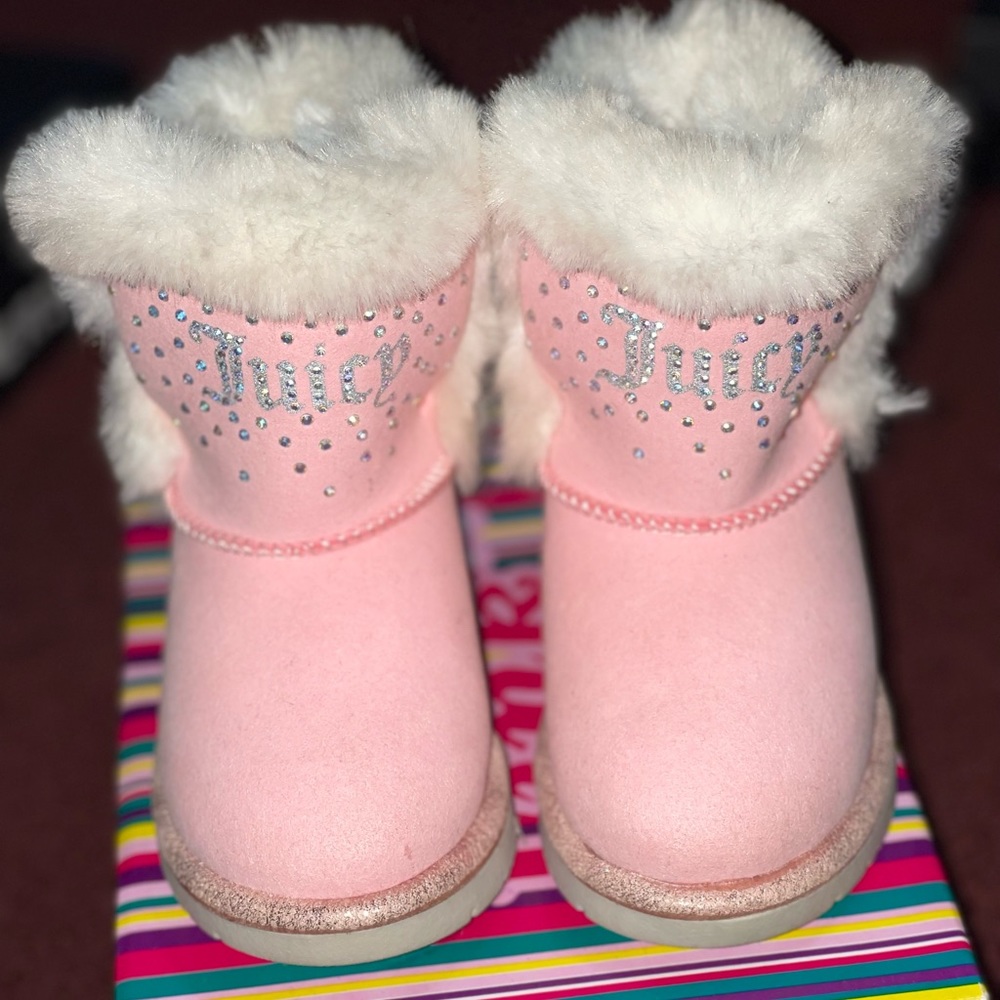 New juicy boots light pink size 5